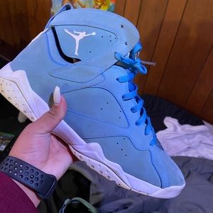 UNC Retro 7’s